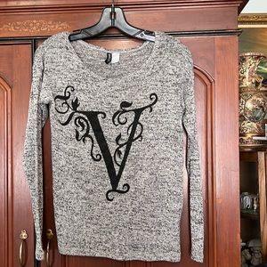 Divided H &M Gray Lightweight Sweater With V Design Front Size XS